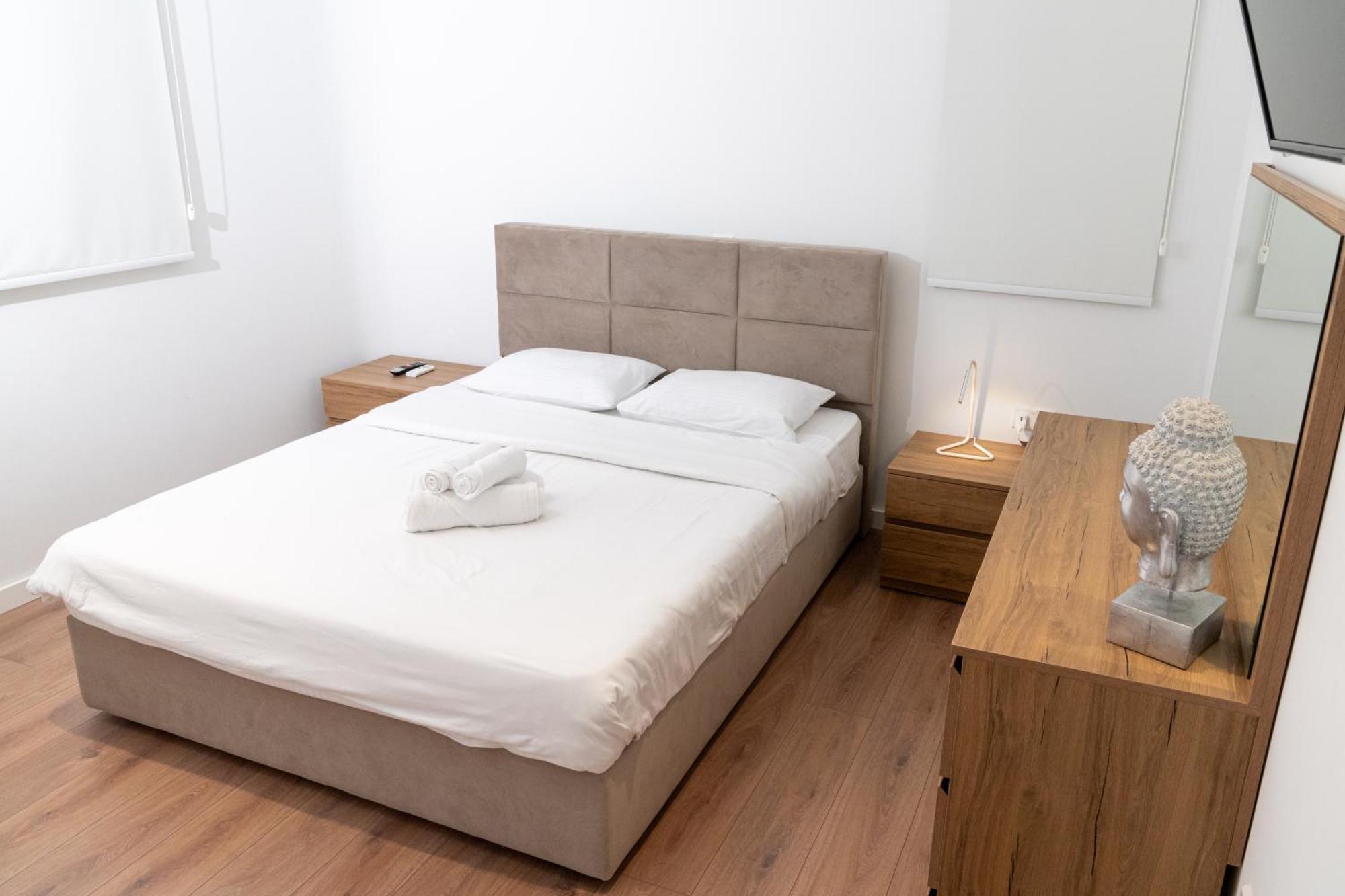 Venus Apartment Larnaca Bagian luar foto
