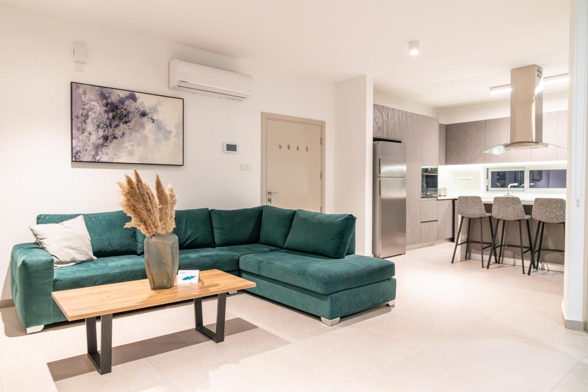 Venus Apartment Larnaca Bagian luar foto