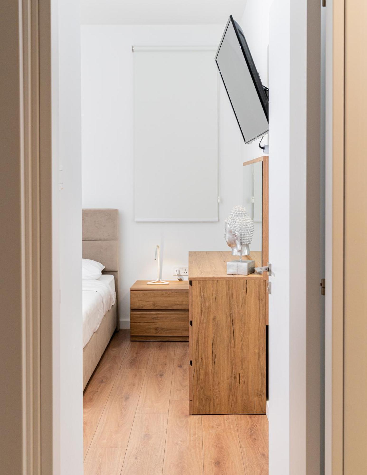 Venus Apartment Larnaca Bagian luar foto
