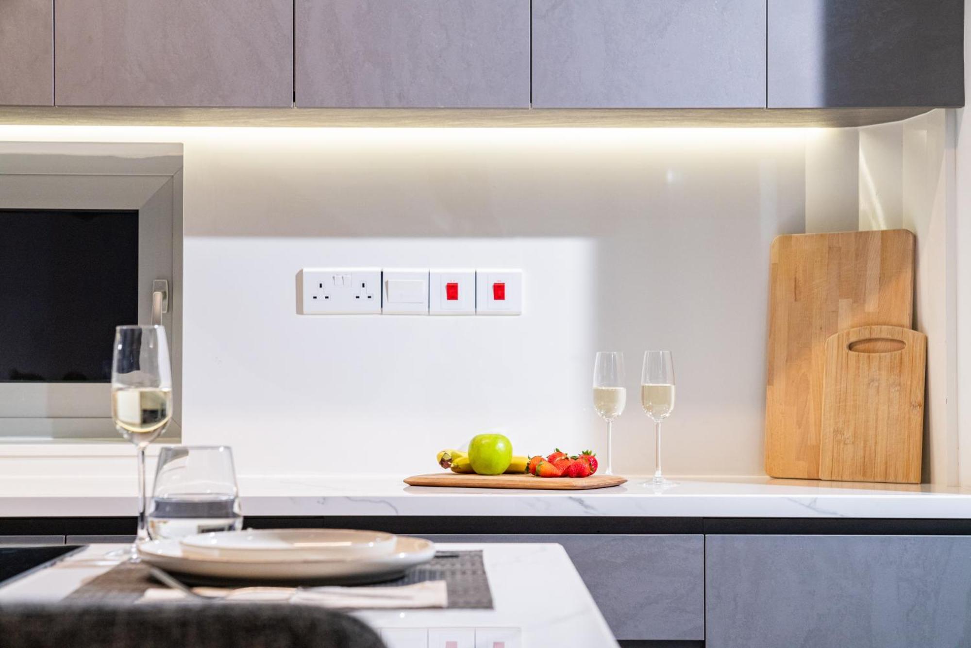 Venus Apartment Larnaca Bagian luar foto